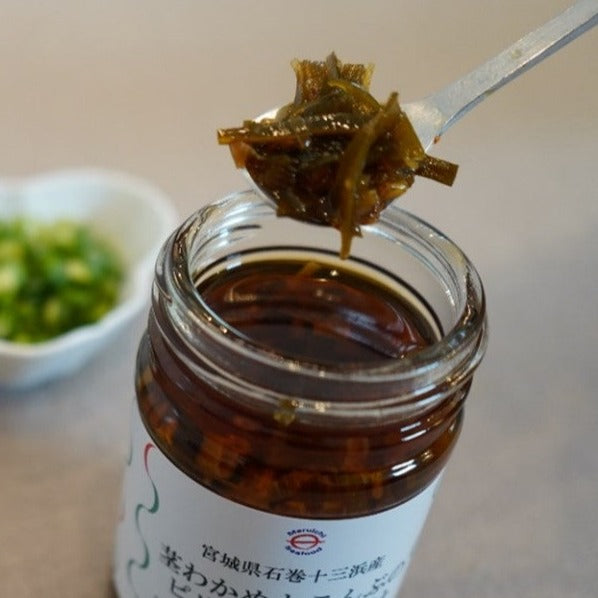 ご飯がすすむ!茎わかめとこんぶのピリ辛ラー油漬け 120g【マルイチ西條水産】